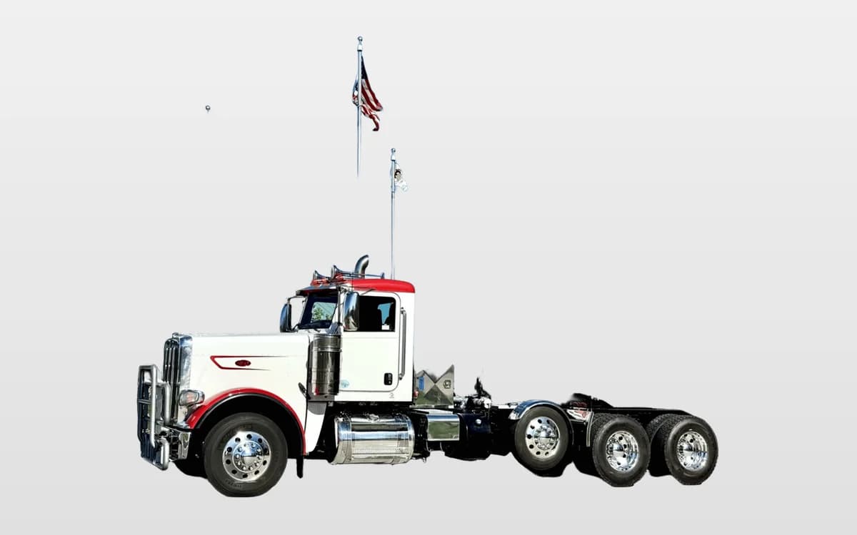 2023 Peterbilt 389