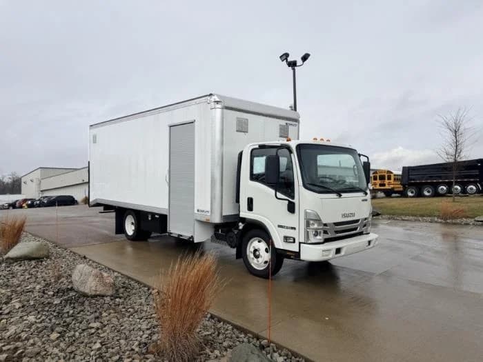 2025 Isuzu NPR
