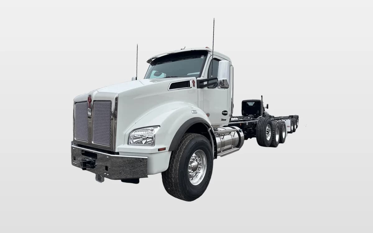 2025 Kenworth T880