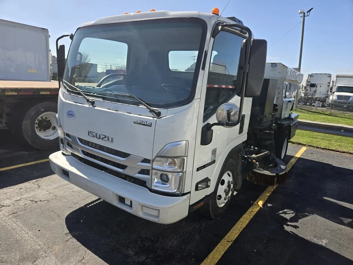2023 Isuzu NPR