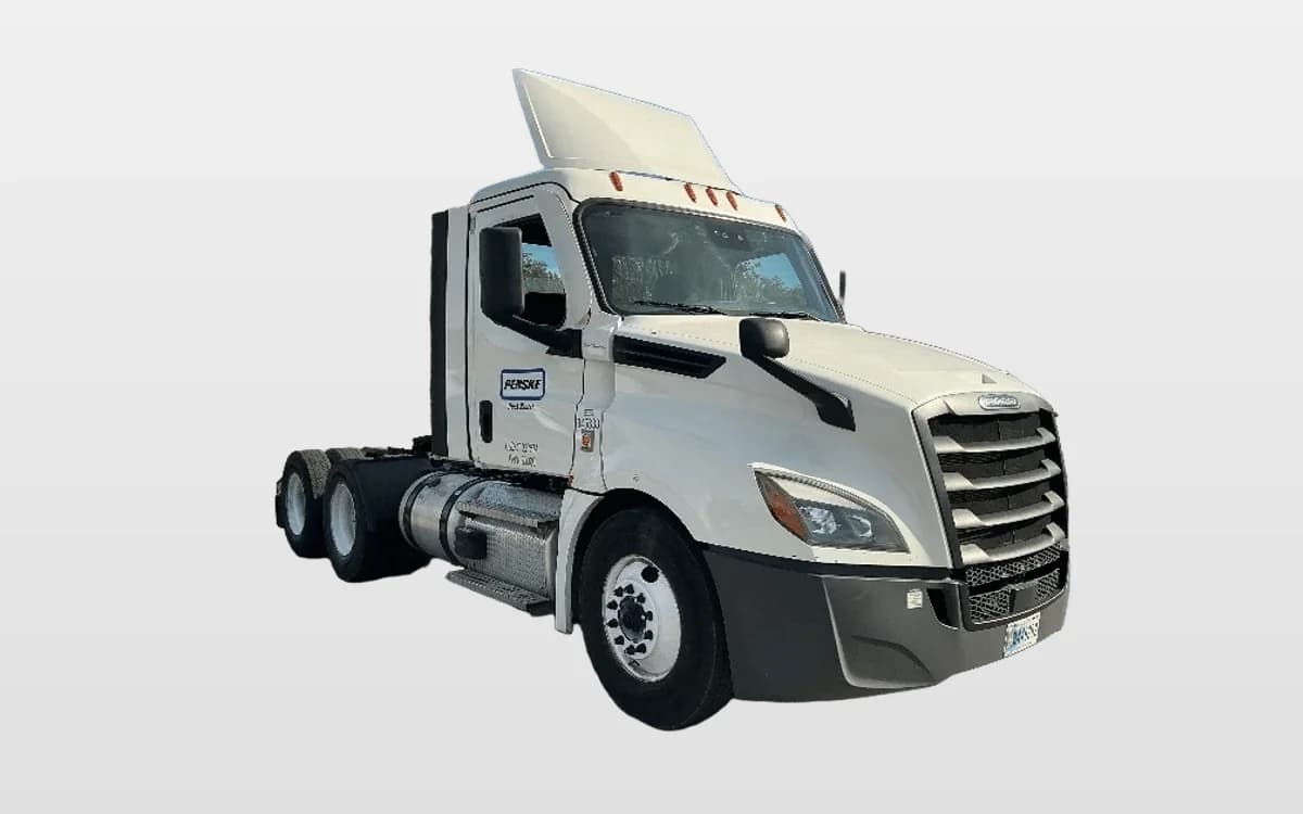2021 Freightliner Cascadia in Fontana, CA