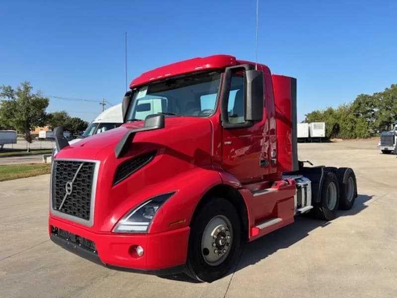 2020 Volvo VNR 640