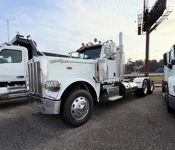 2020 Peterbilt 389