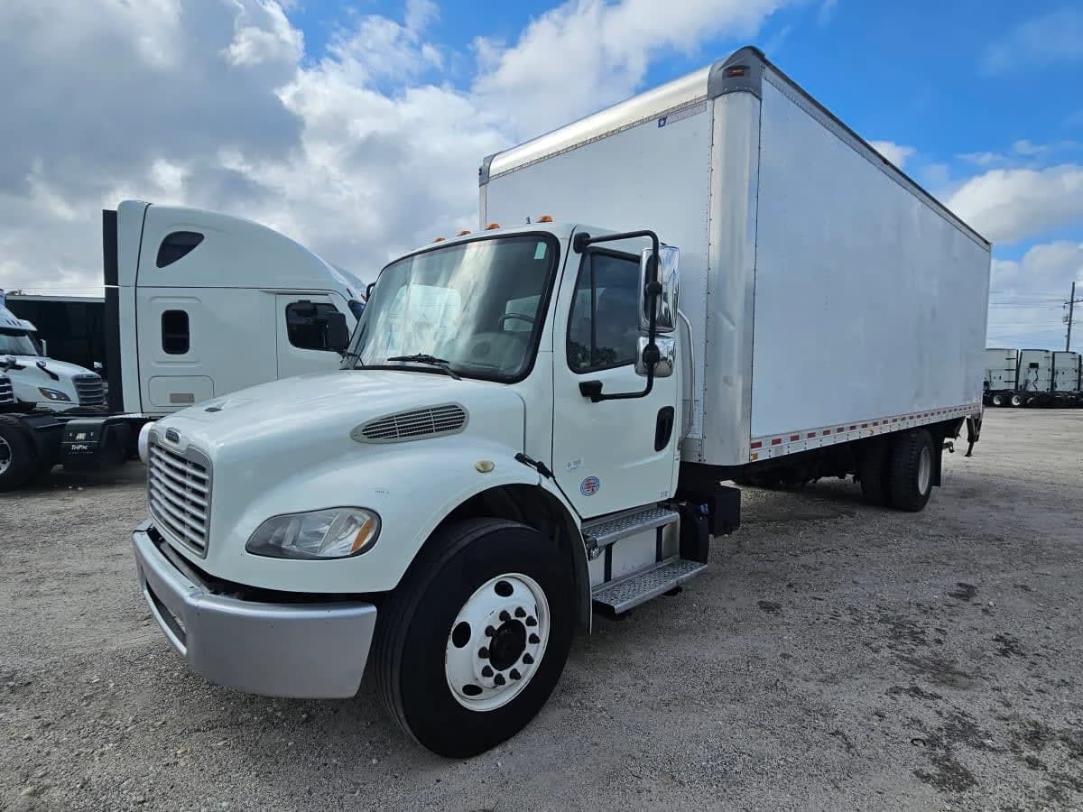 2018 Freightliner M2 106