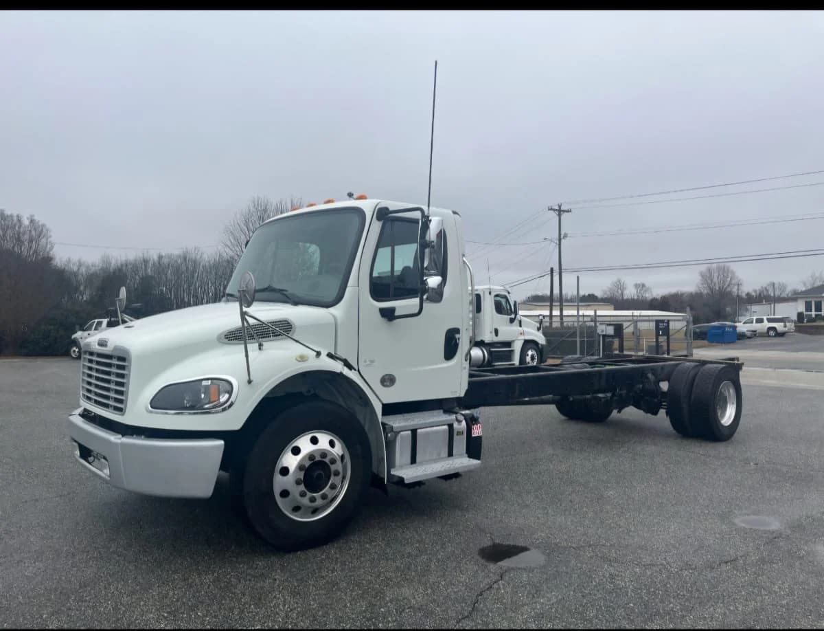 2020 Freightliner M2 106