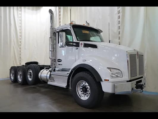 2027 Kenworth T880