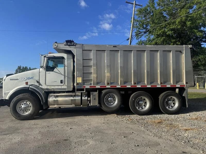 2021 Kenworth T800