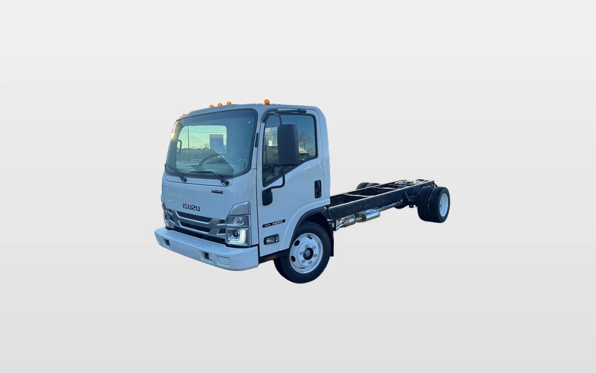 2025 Isuzu NRR