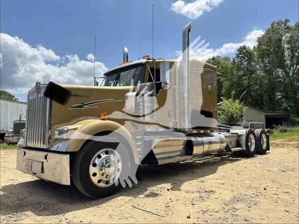 2024 Kenworth W900