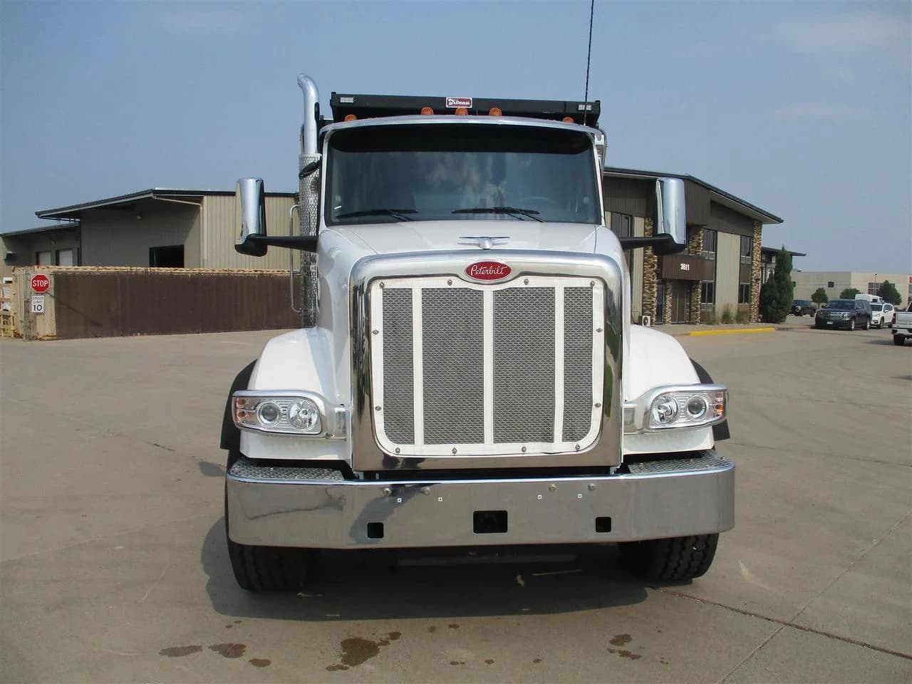 2025 Peterbilt 567