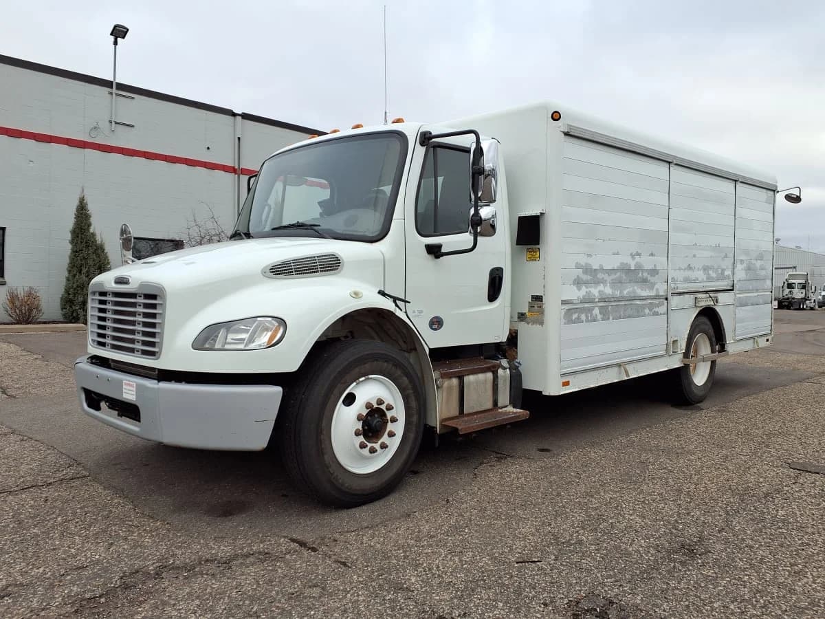 2017 Freightliner M2 106