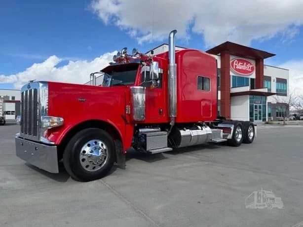 2023 Peterbilt 389