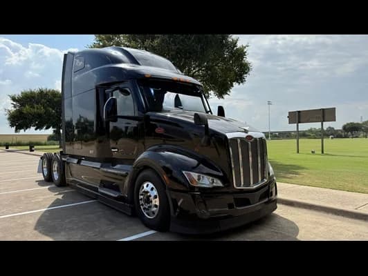 2023 Peterbilt 579