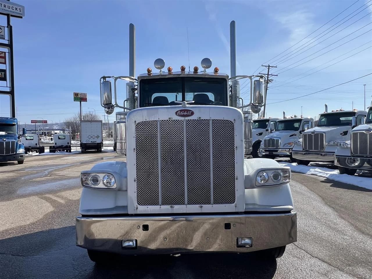 2021 Peterbilt 389