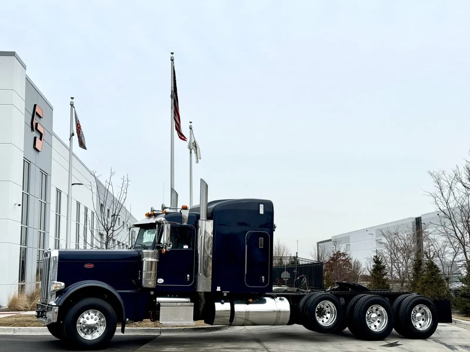 2024 Peterbilt 389