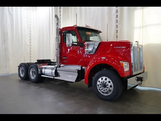 2027 Kenworth W990
