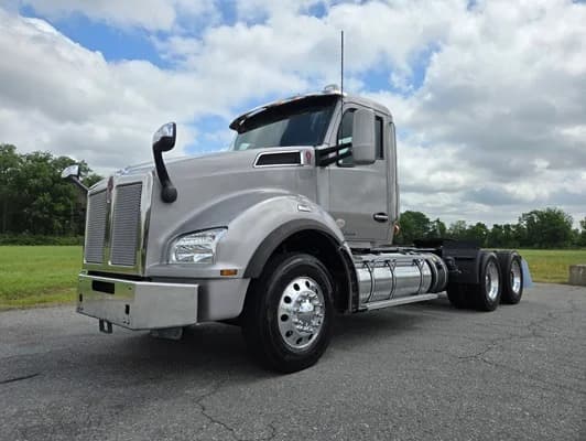 2021 Kenworth T880
