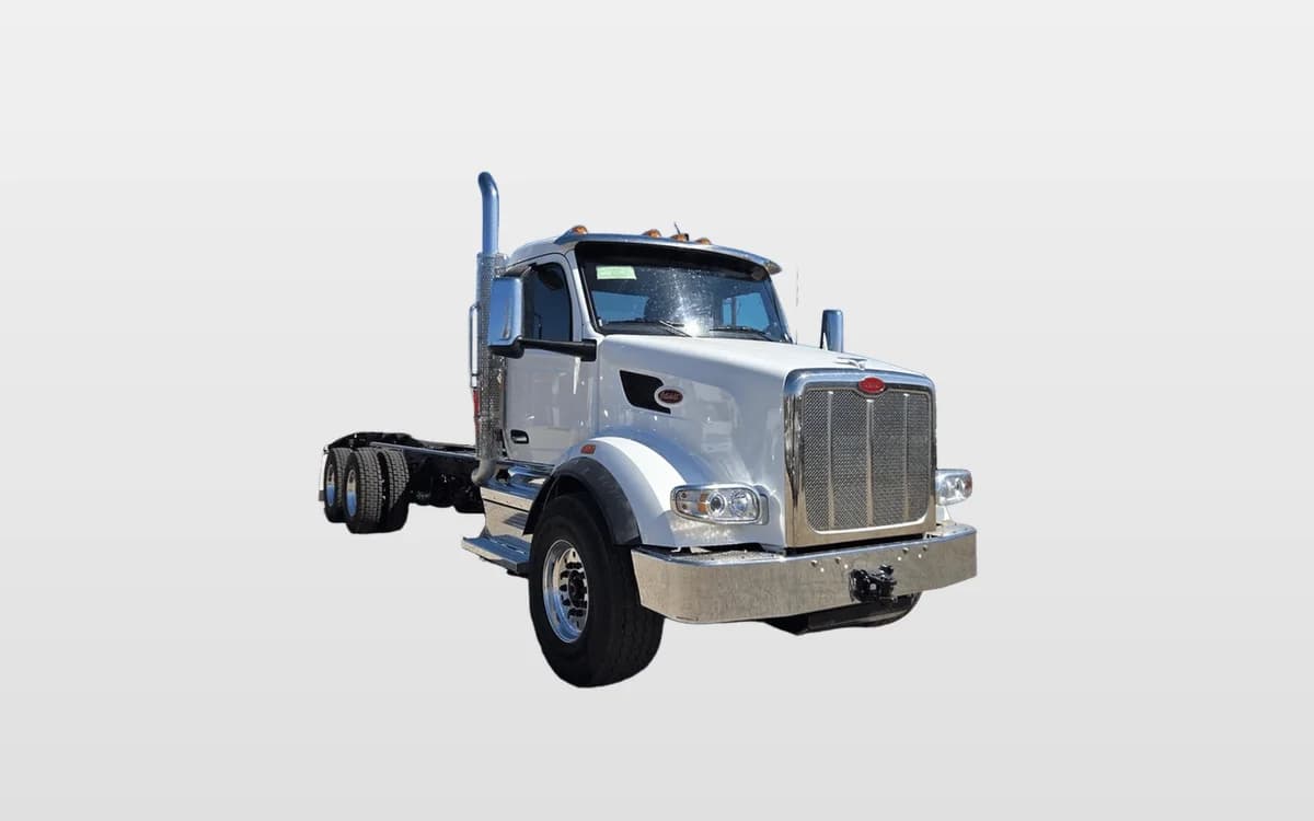 2027 Peterbilt 567 in South St. Paul, MN