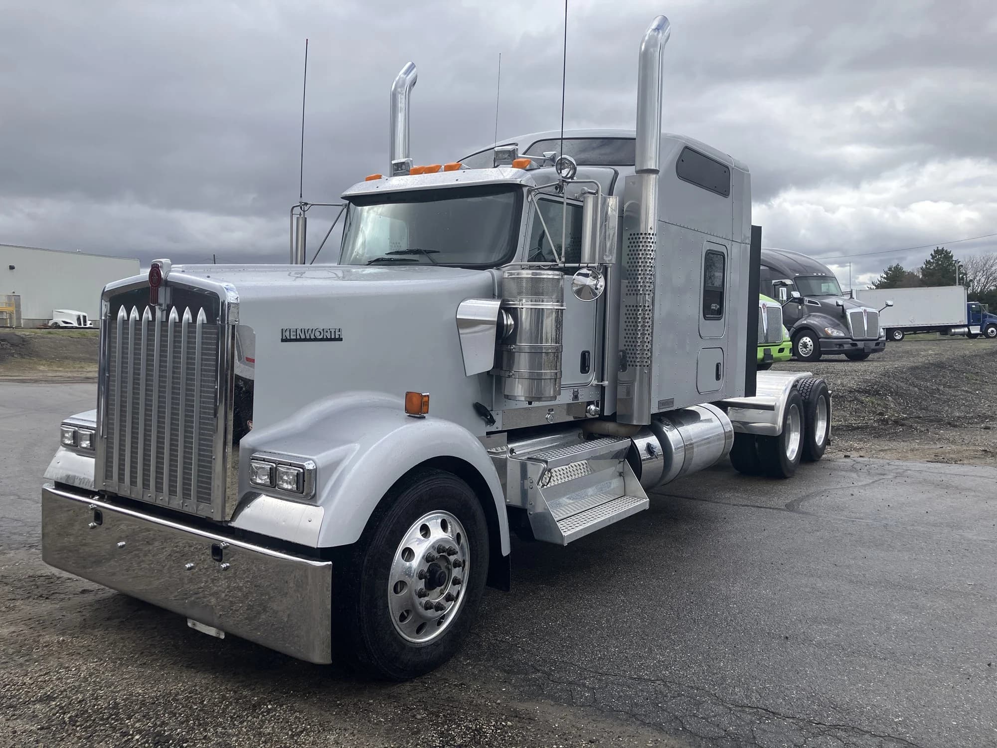 2020 Kenworth W900