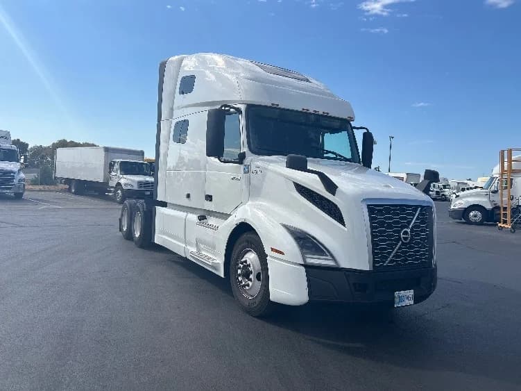 2022 Volvo VNL 760