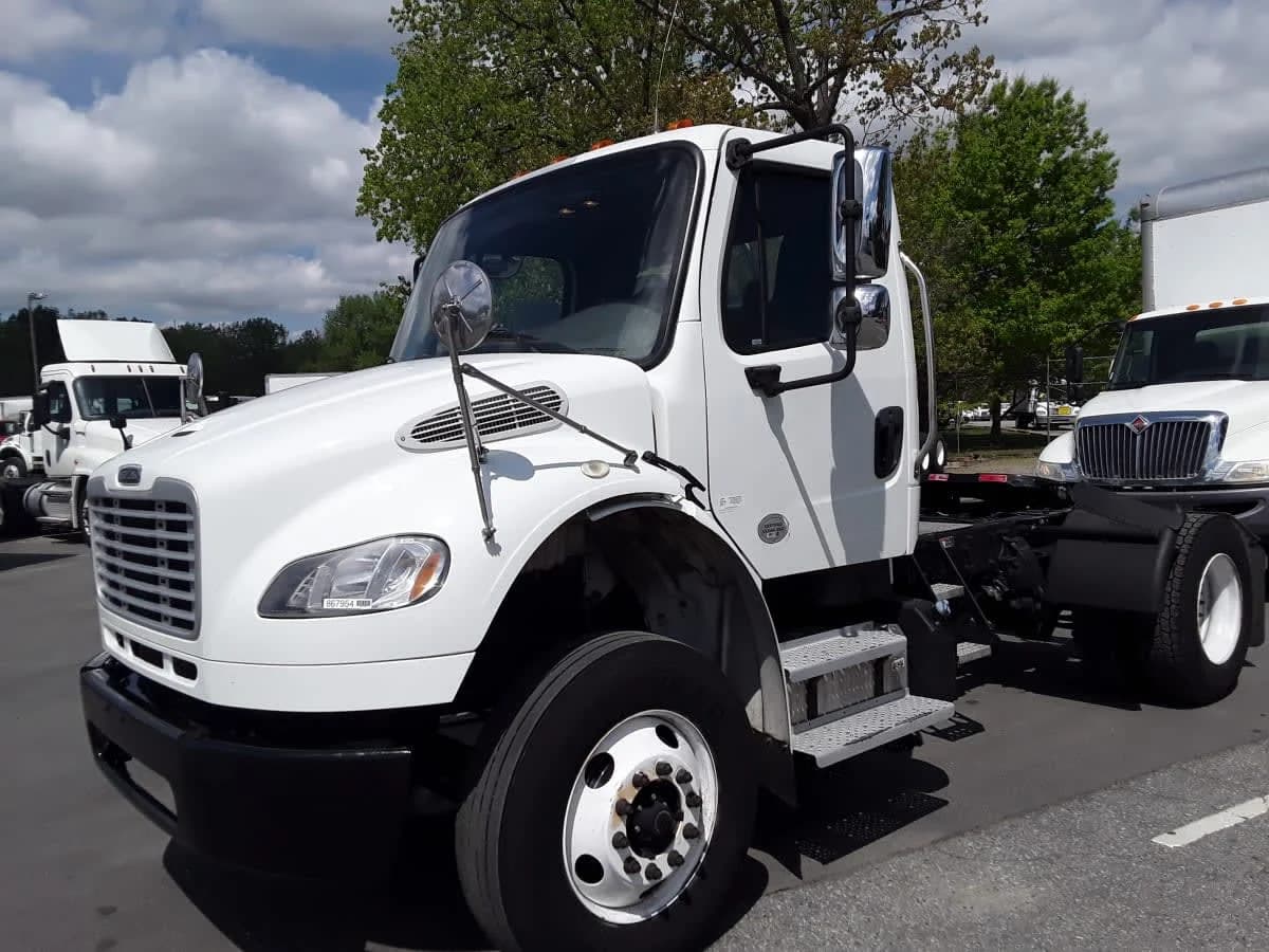 2019 Freightliner M2 106