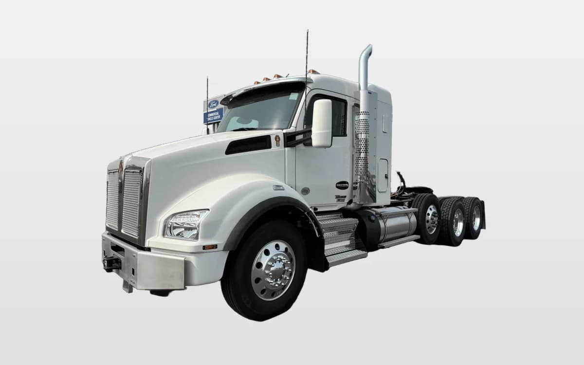 2025 Kenworth T880