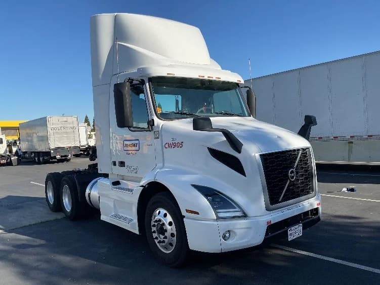 2020 Volvo VNR 640