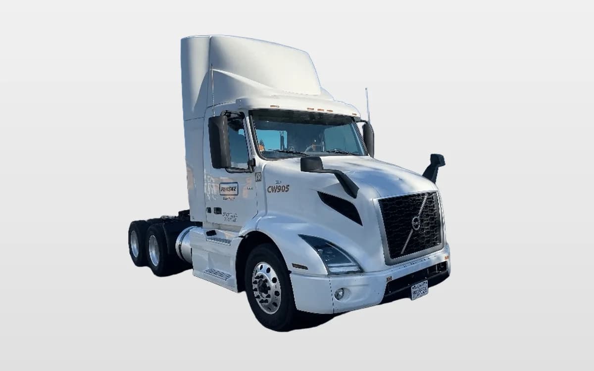 2020 Volvo VNR 640 in West Sacramento, CA