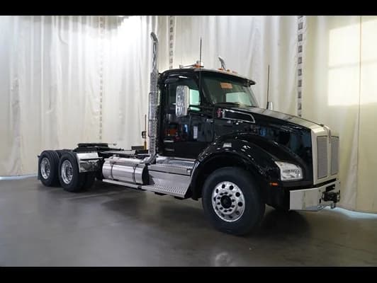 2027 Kenworth T880