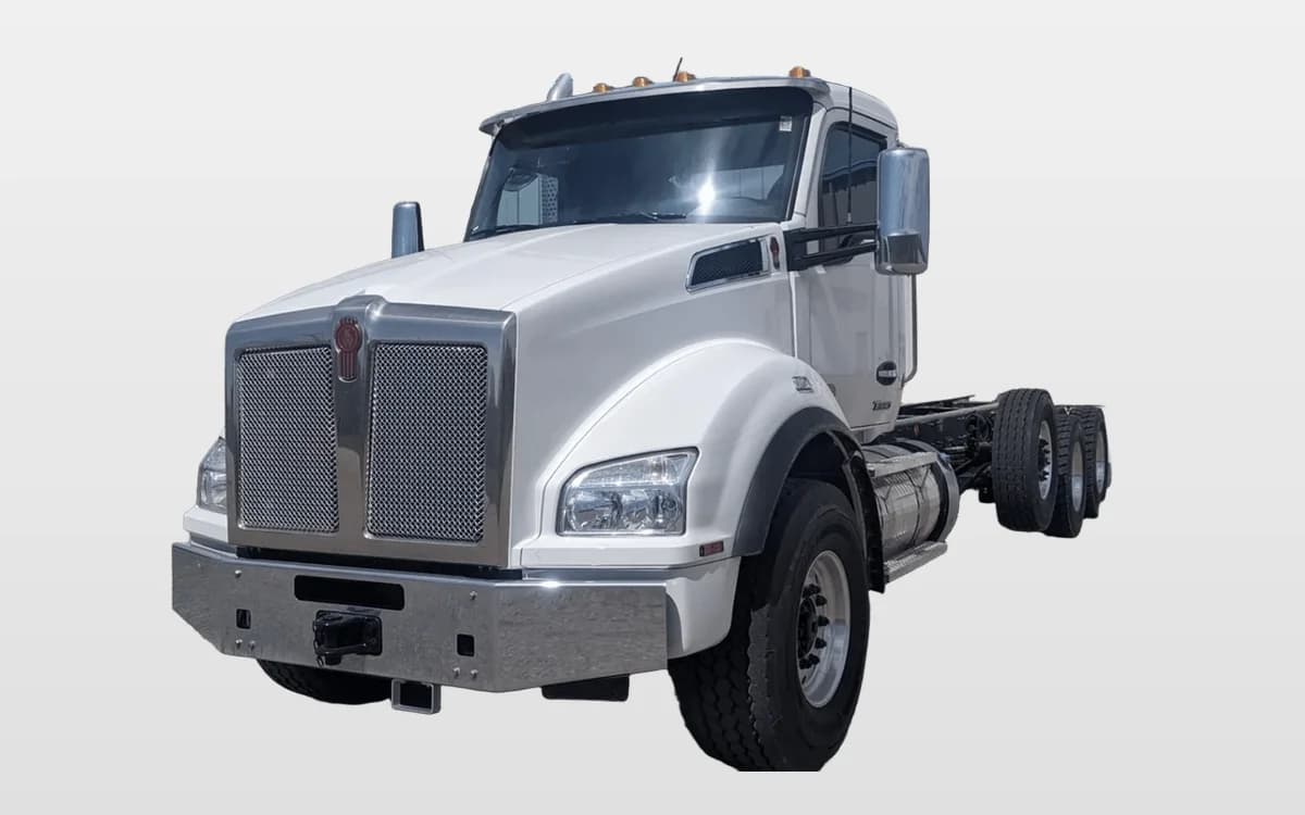 2025 Kenworth T880