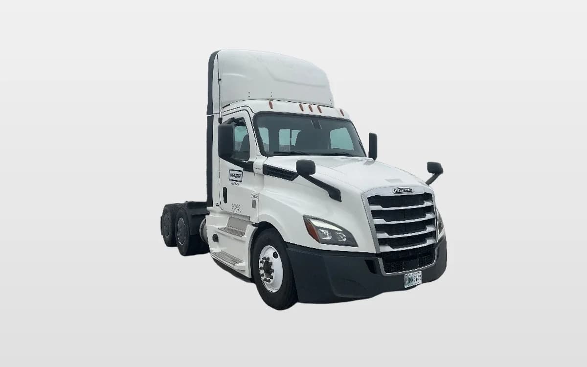 2020 Freightliner Cascadia in Earth City, MO