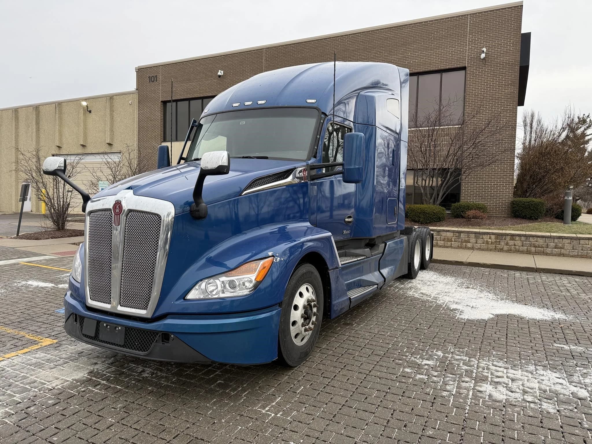 2023 Kenworth T680