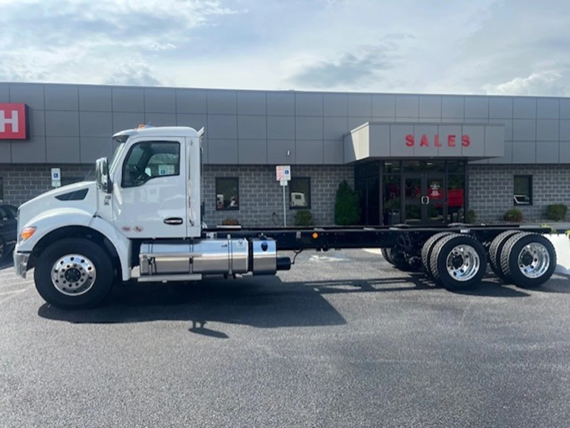 2025 Kenworth T480