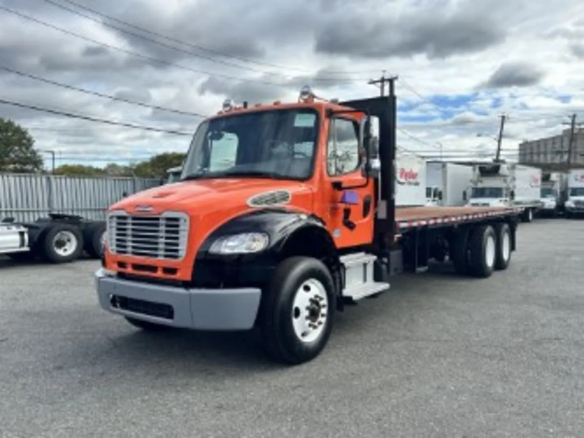 2018 Freightliner M2 106