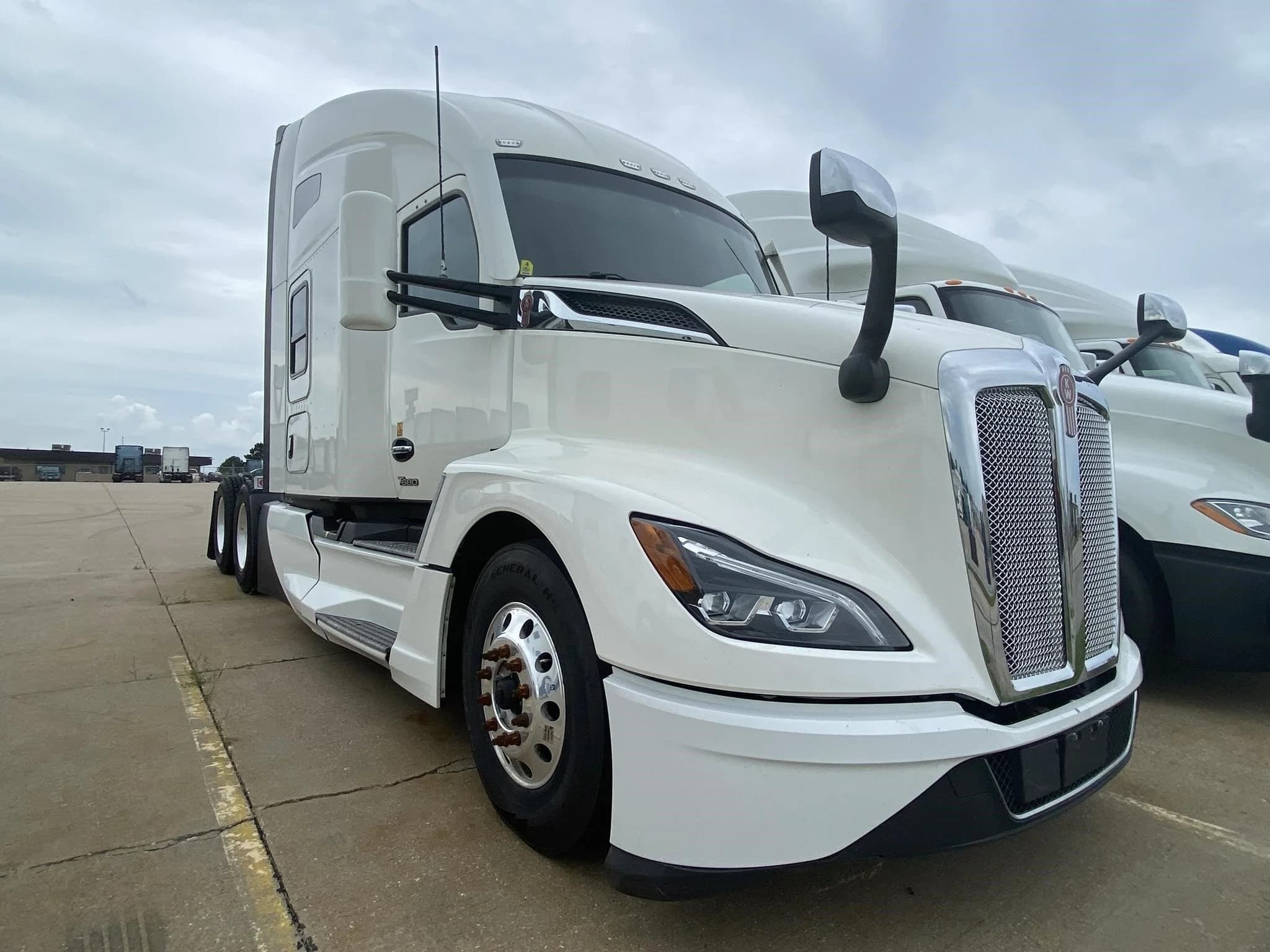 2022 Kenworth T680