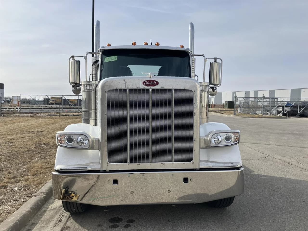 2027 Peterbilt 589