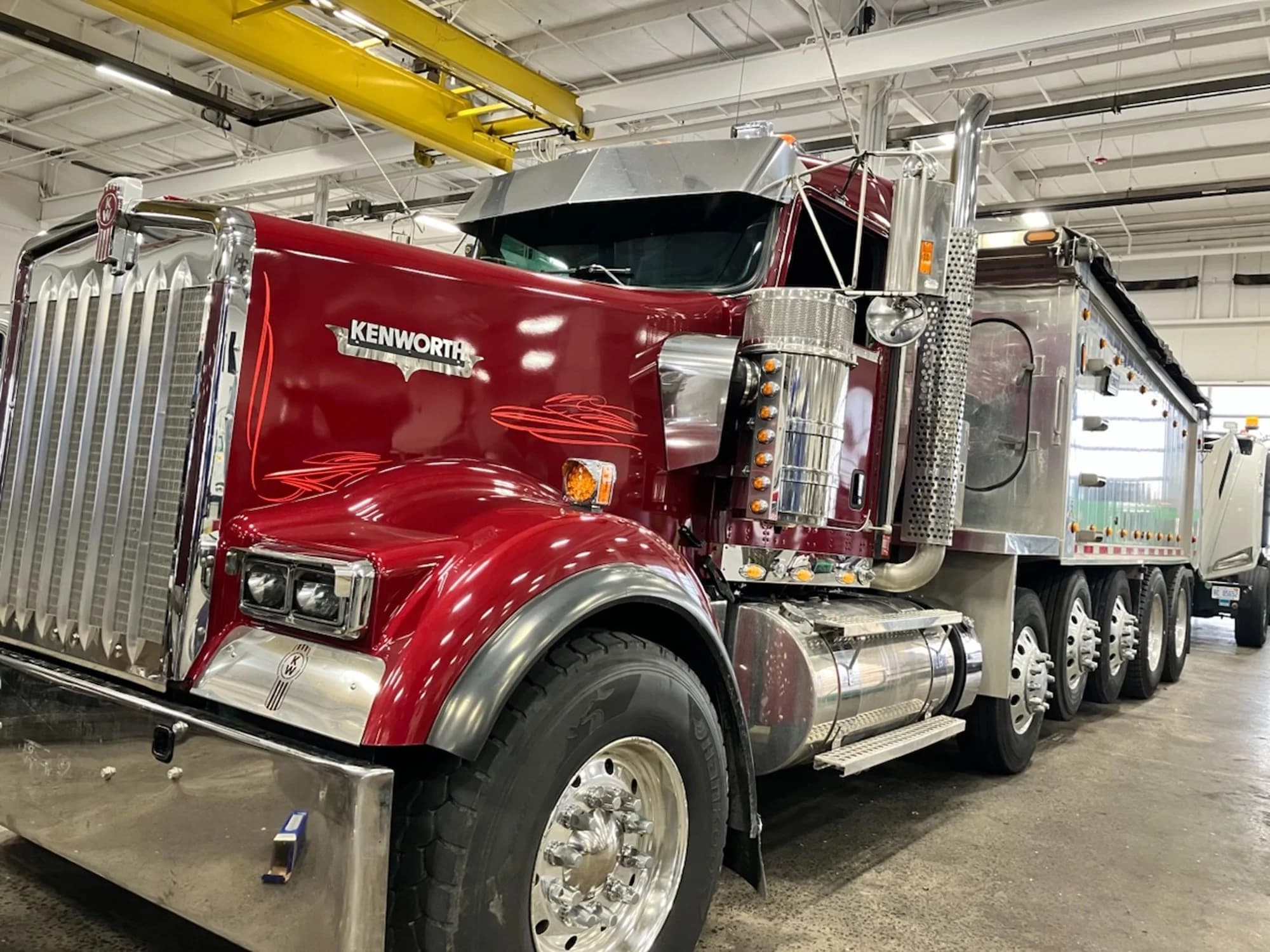 2022 Kenworth W900