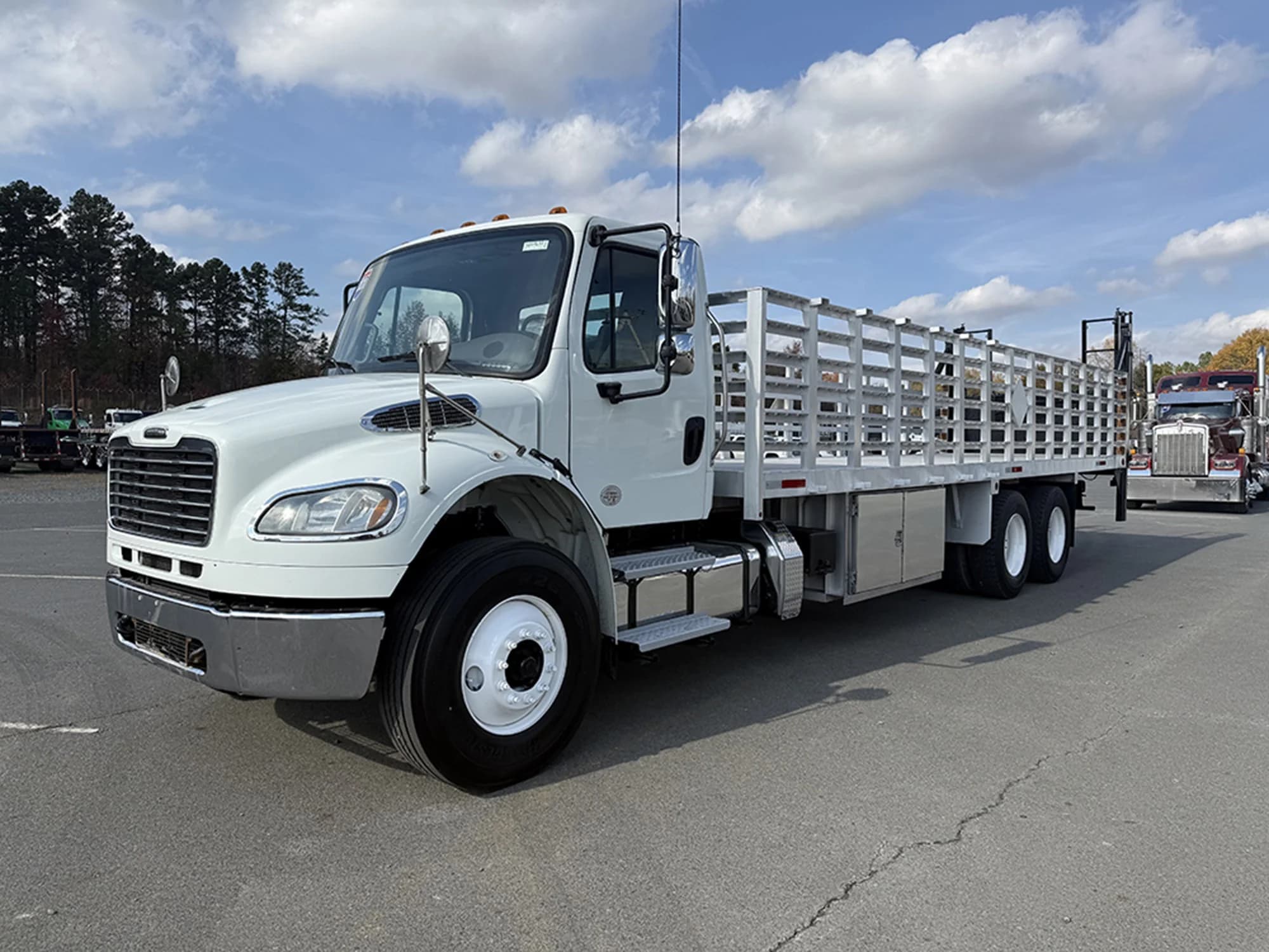 2020 Freightliner M2 106