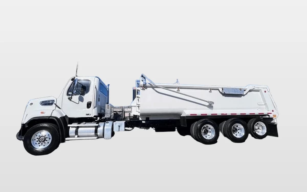 2023 Freightliner 108SD in Golden Gate