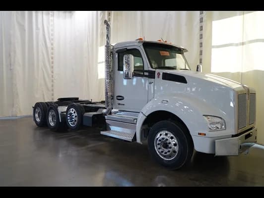 2026 Kenworth T880