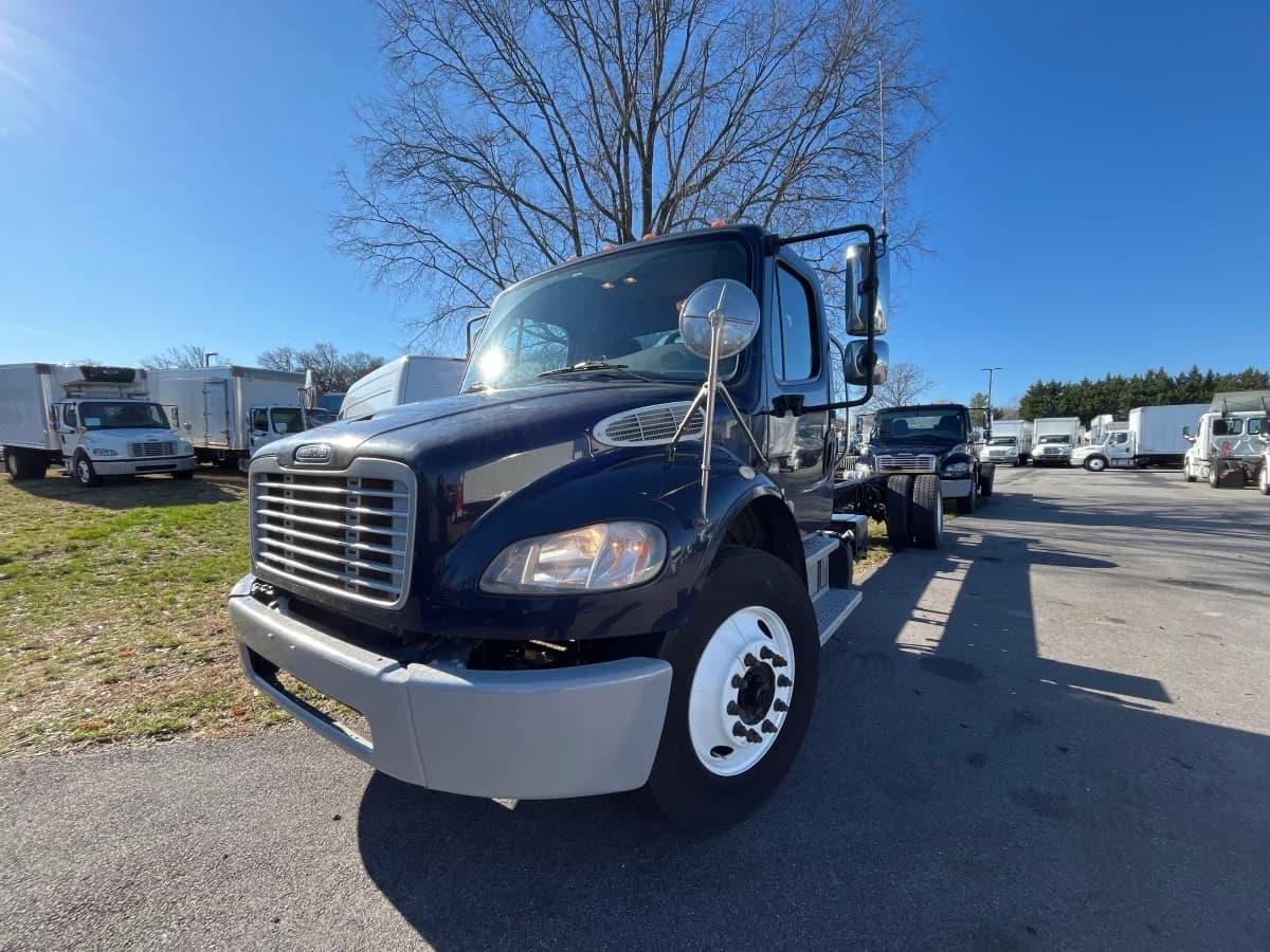 2018 Freightliner M2 106