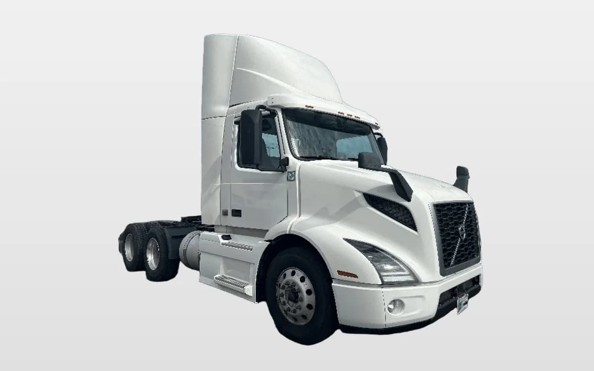 2021 Volvo VNR 640 in La Porte, IN