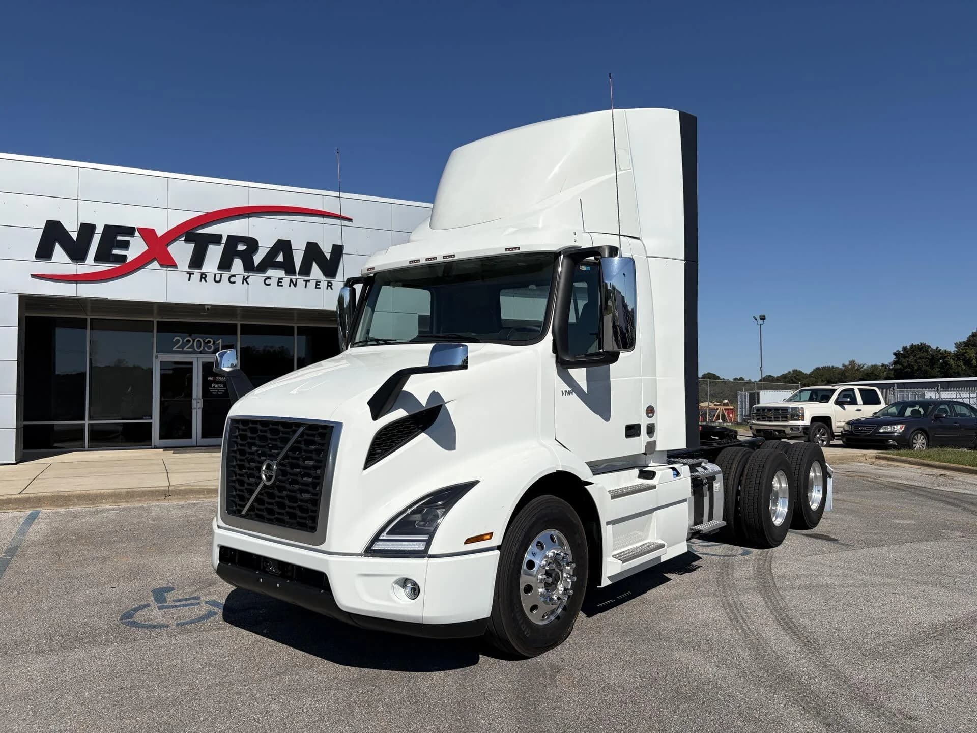 2026 Volvo VNR 640