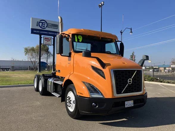 2019 Volvo VNR 640