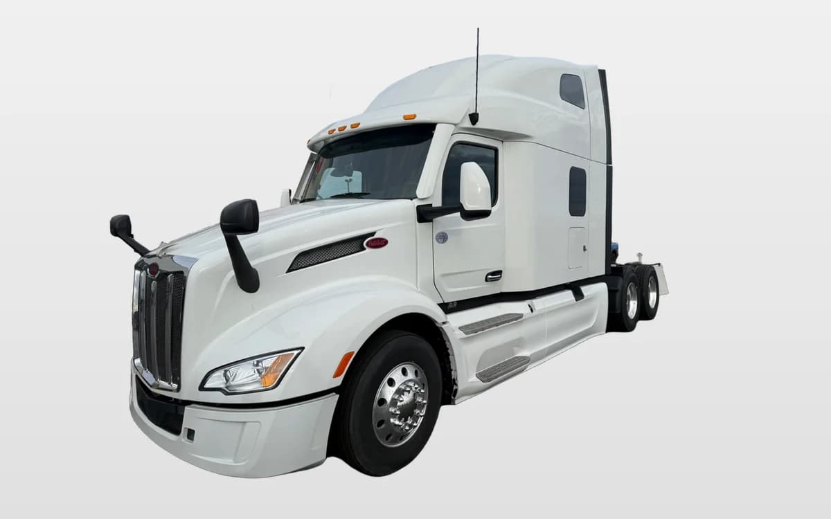 2023 PETERBILT 579