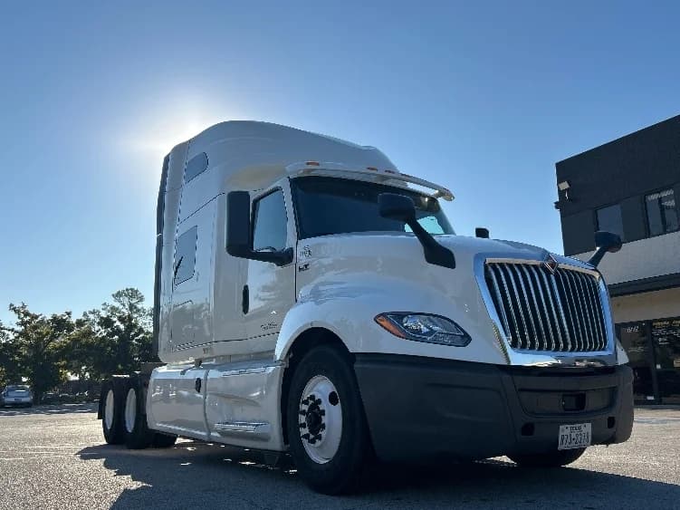 2022 International LT