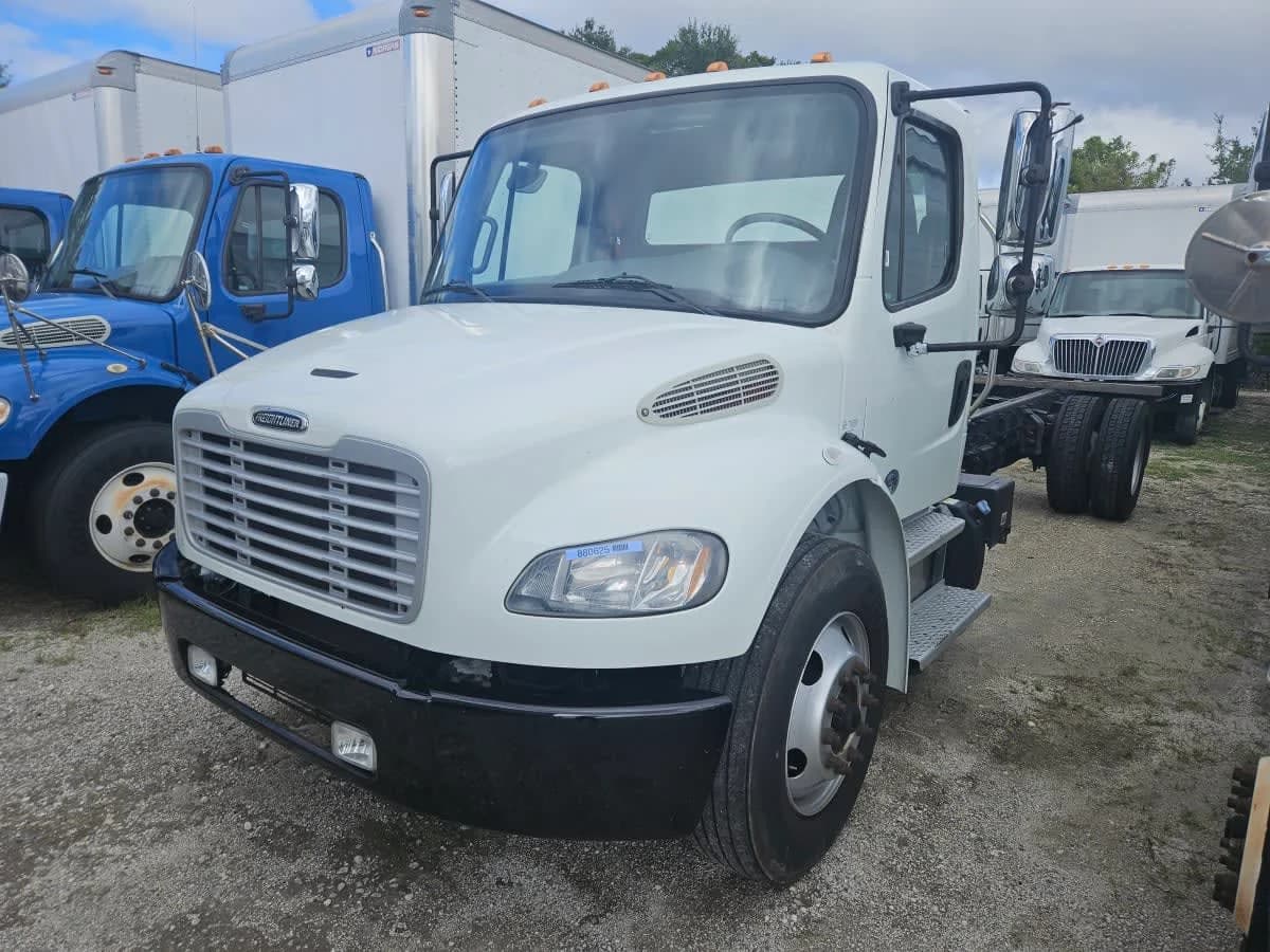 2019 Freightliner M2 106