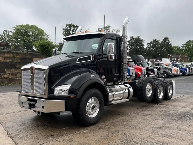 2026 Kenworth T880