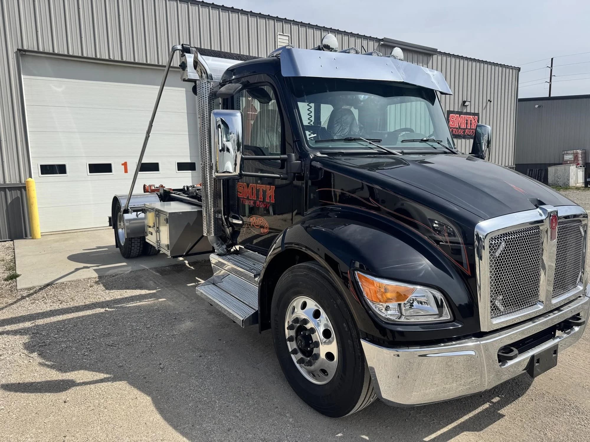 2025 Kenworth T280