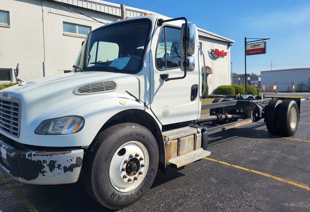 2019 Freightliner M2 106